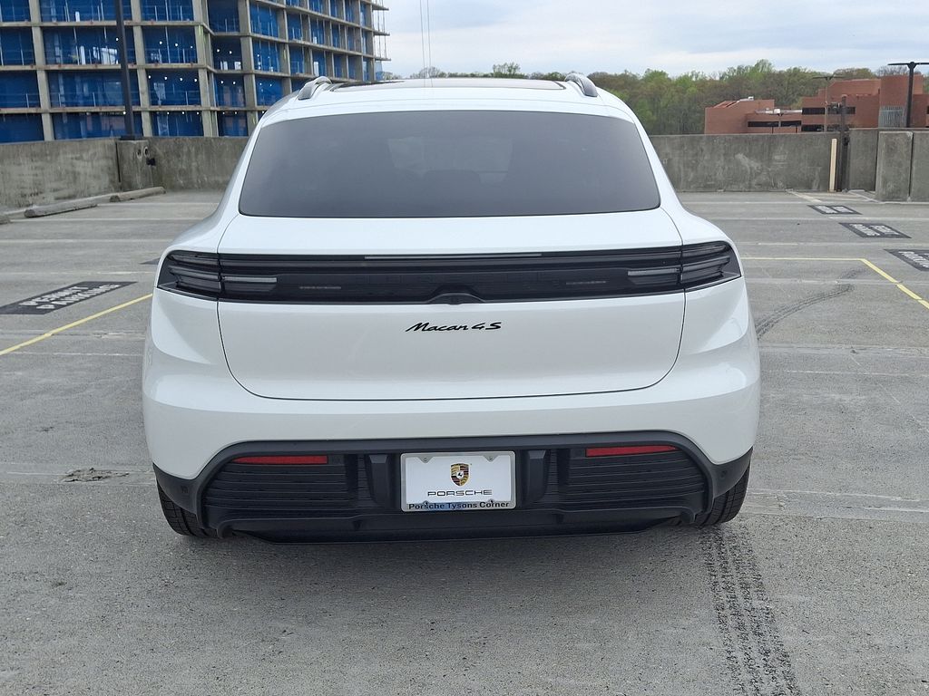 Thumbnail: 2025 Porsche Macan - 9