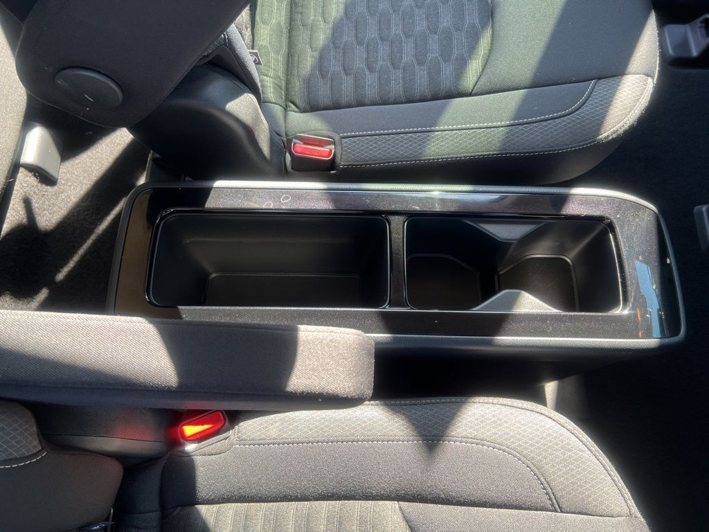 2022 Nissan Pathfinder SV photo