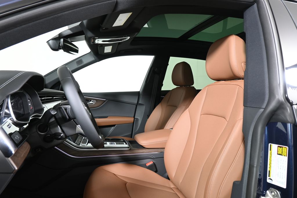 Thumbnail: 2025 Audi Q8 - 13