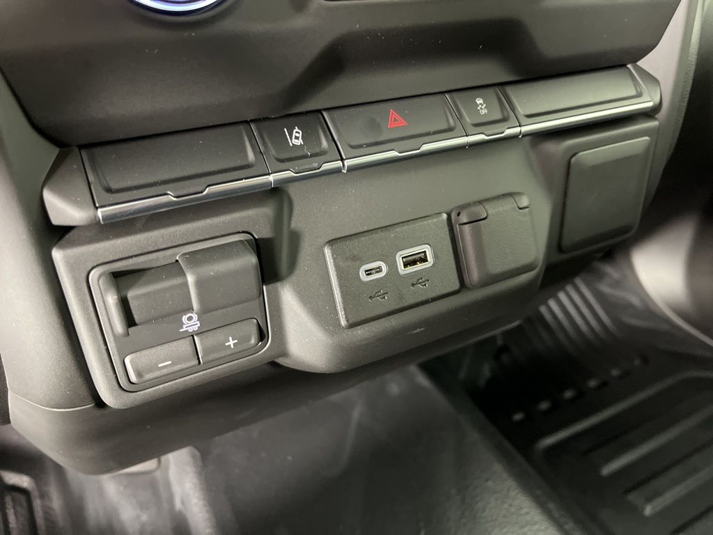 Thumbnail: 2026 Chevrolet Silverado 2500 - 32