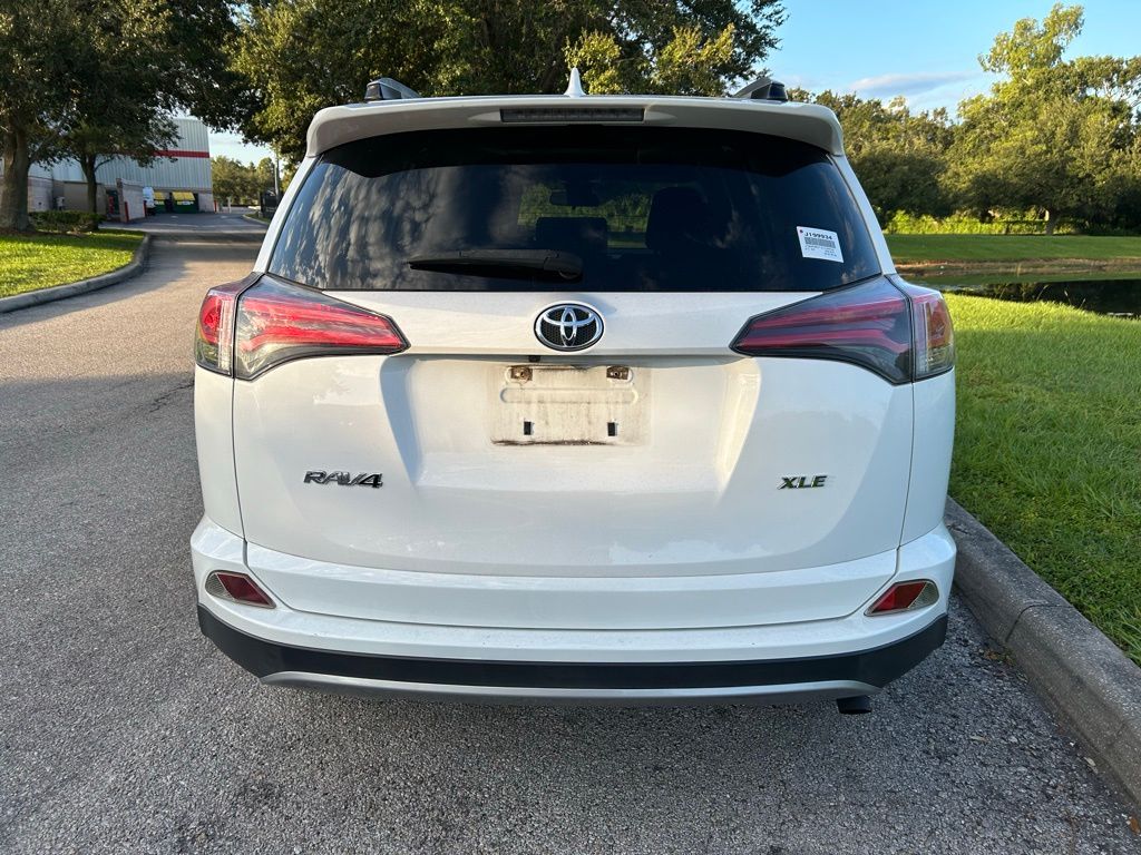 Thumbnail: 2018 Toyota RAV4 - 4