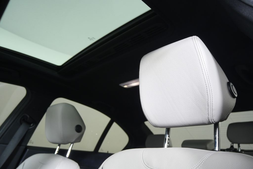 Thumbnail: 2013 BMW 3 Series - 10