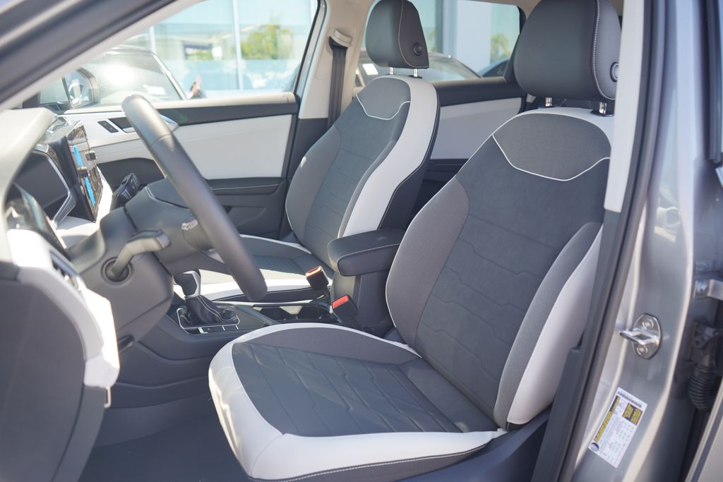 Thumbnail: 2025 Volkswagen Taos - 6