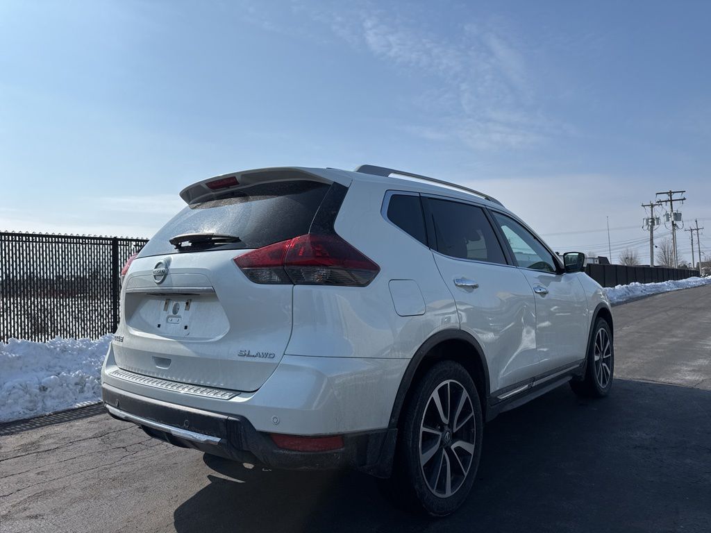 Used 2020 White Nissan SL image 11