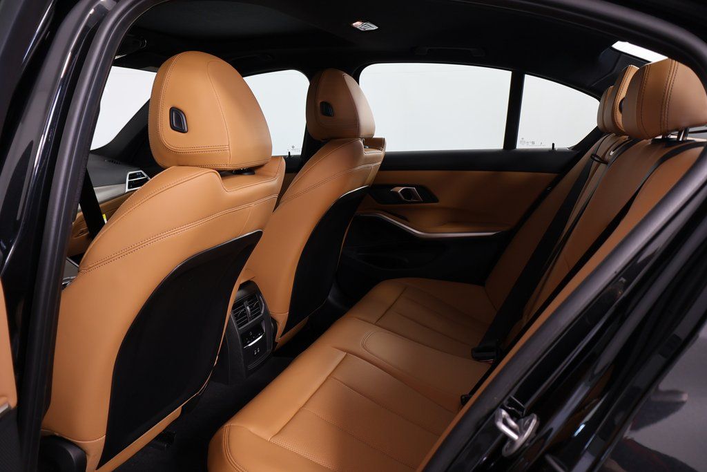 Thumbnail: 2025 BMW 3 Series - 6