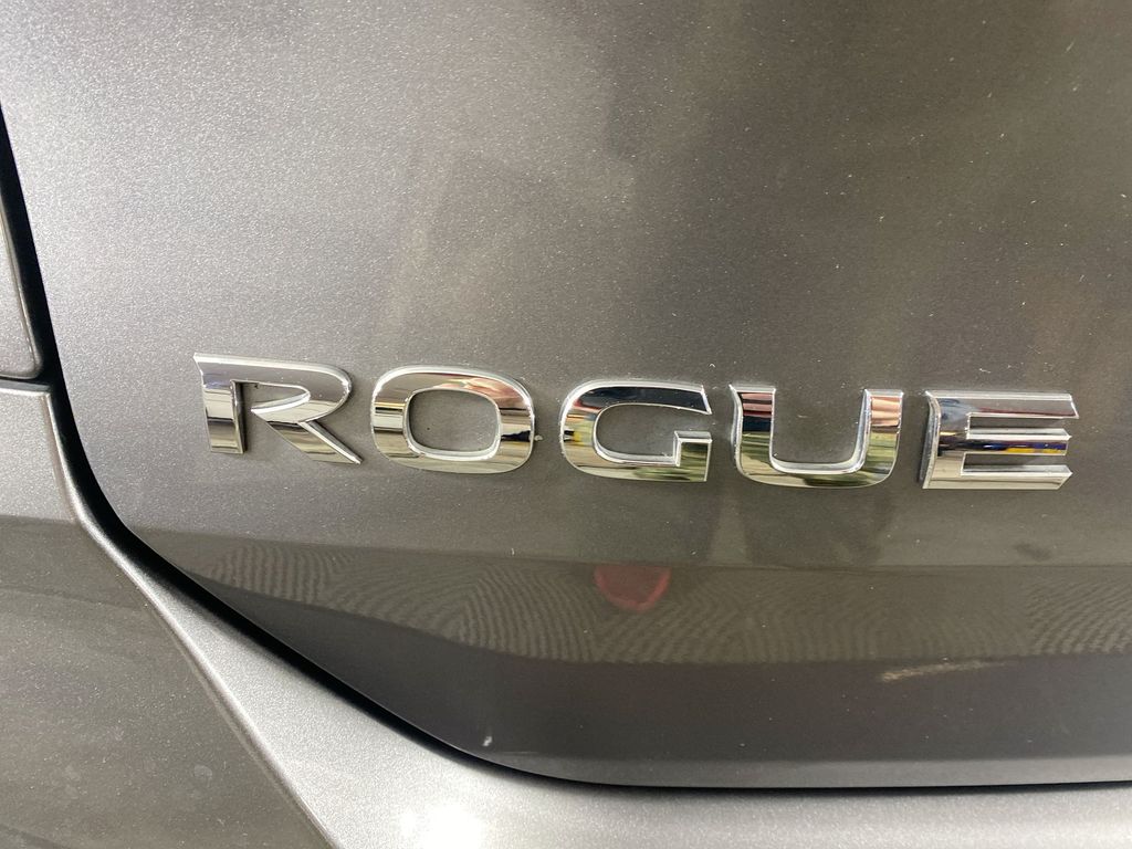 2020 Nissan Rogue SV 29