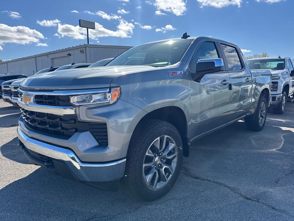 2026 Chevrolet Silverado 1500 LT Crew Cab 4WD