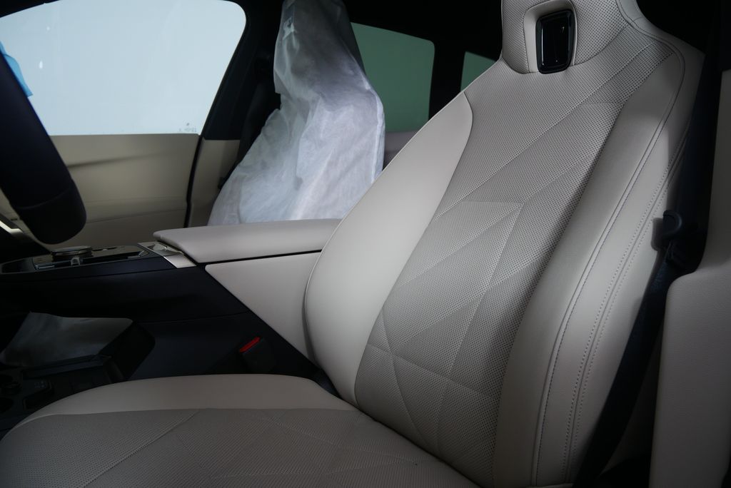 2026 BMW iX  10