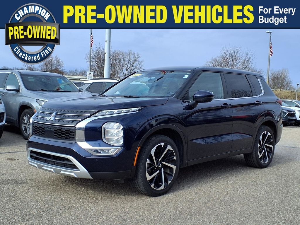 Cosmic Blue Metallic 2024 Mitsubishi Outlander SE Black Edition FWD SUV / Crossover Front-Wheel Drive Continuously Variable Transmission