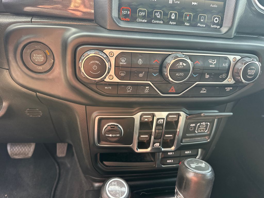Used 2022 Gray Jeep Unlimited Sahara Altitude image 31