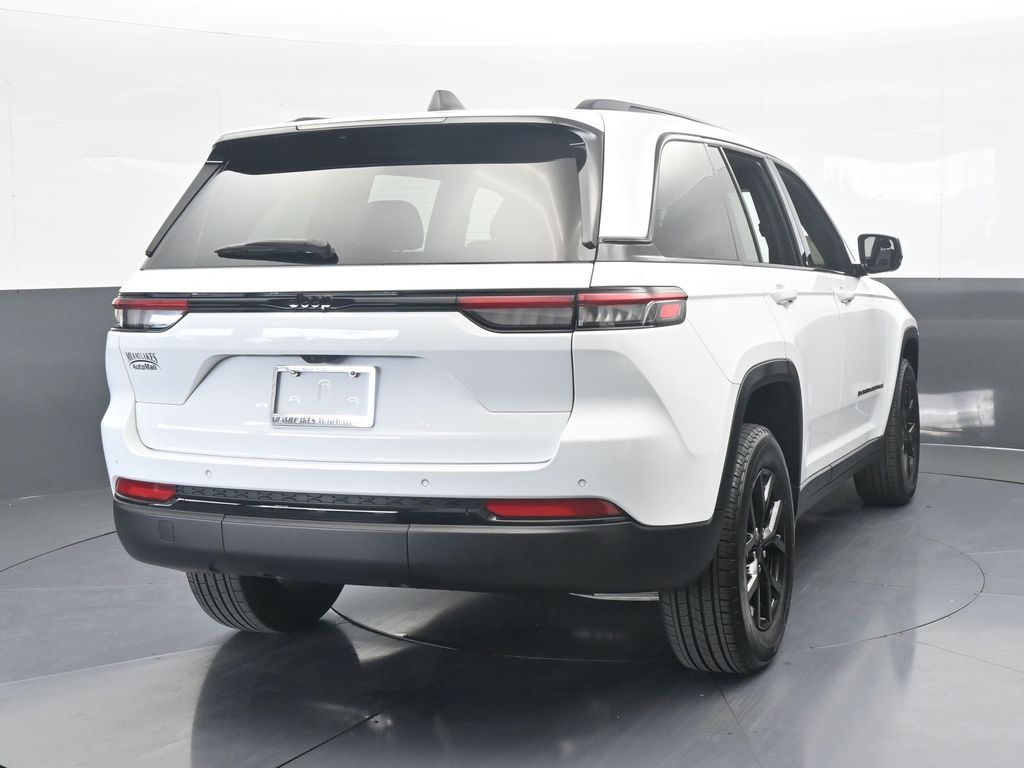 Used 2024 Bright White Clearcoat Jeep Altitude X image 5