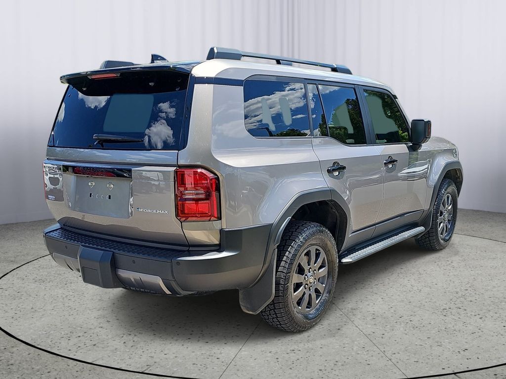 Used 2025  Toyota Base image 3