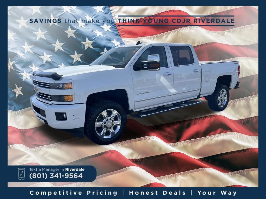 Summit White 2018 Chevrolet Silverado 2500HD LTZ Crew Cab 4WD Pickup Truck Four-Wheel Drive 6-Speed Automatic Overdrive