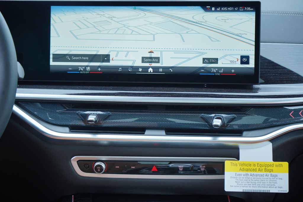 Thumbnail: 2026 BMW X7 - 14