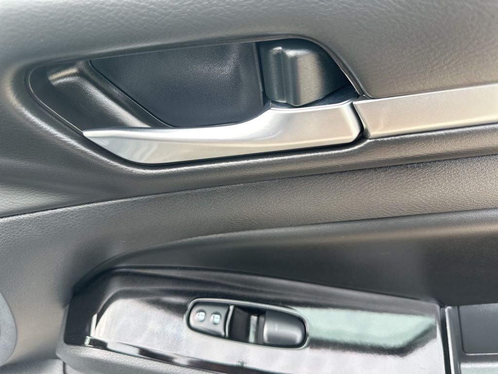 2024 Gun Metallic Nissan Altima 2.5 SR FWD Sedan