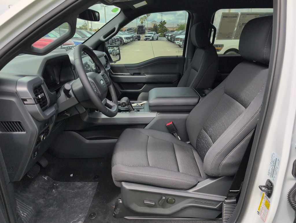 New 2026 White Ford XLT image 5
