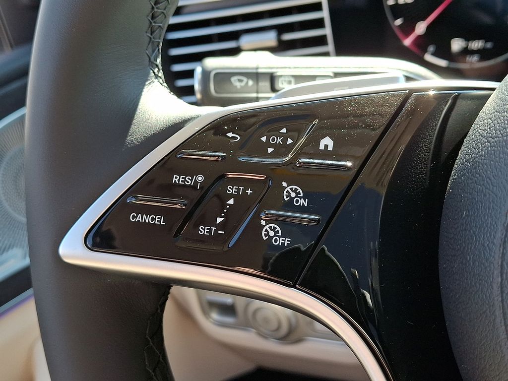 Thumbnail: 2026 Mercedes-Benz GLE - 15