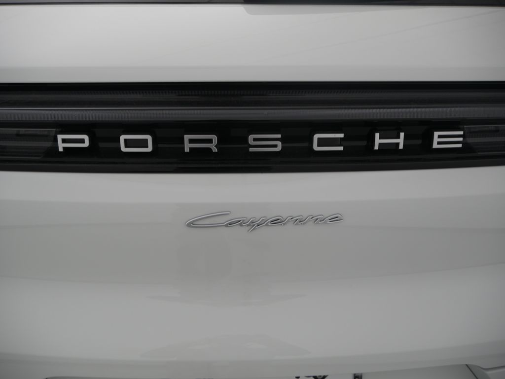 Thumbnail: 2026 Porsche Cayenne - 11