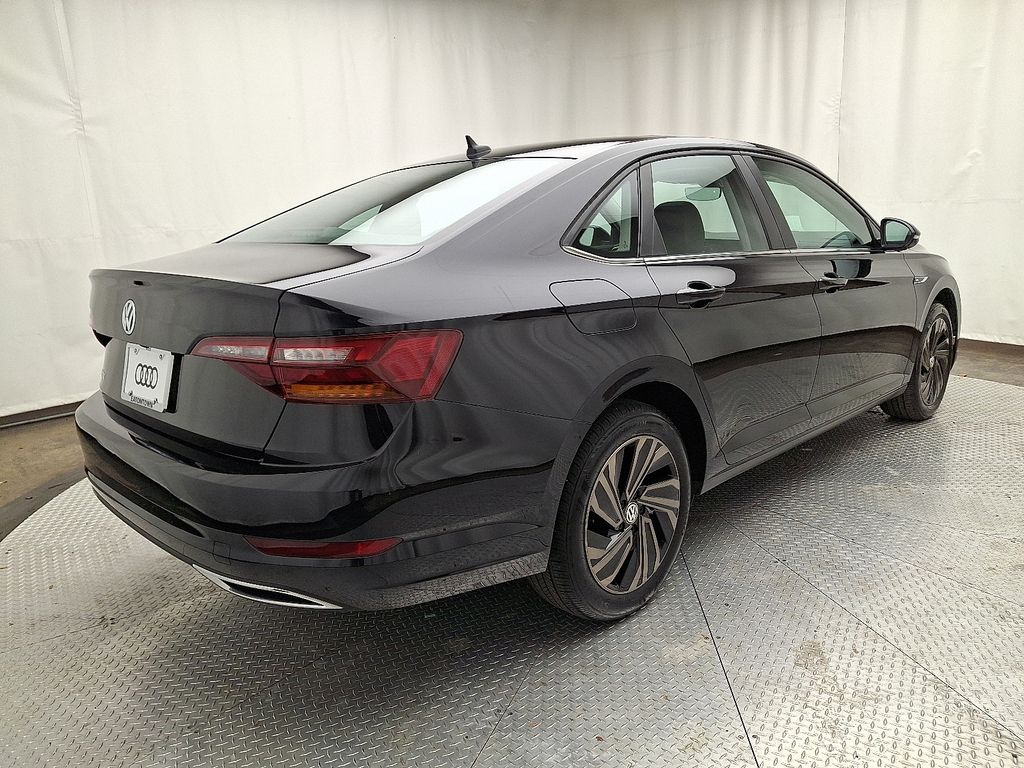 Thumbnail: 2019 Volkswagen Jetta - 4