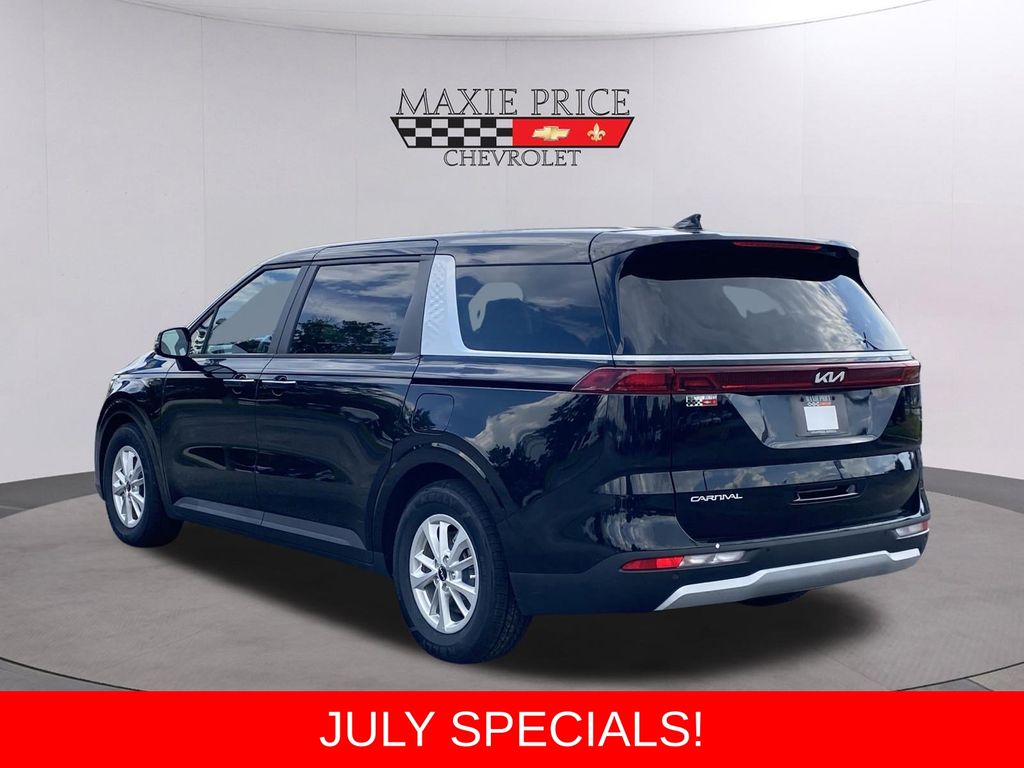 Used 2023 Kia Carnival Van