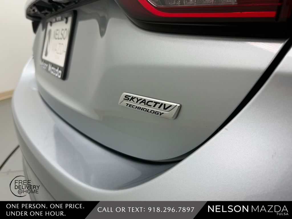 Used 2018 Silver Mazda Touring image 11