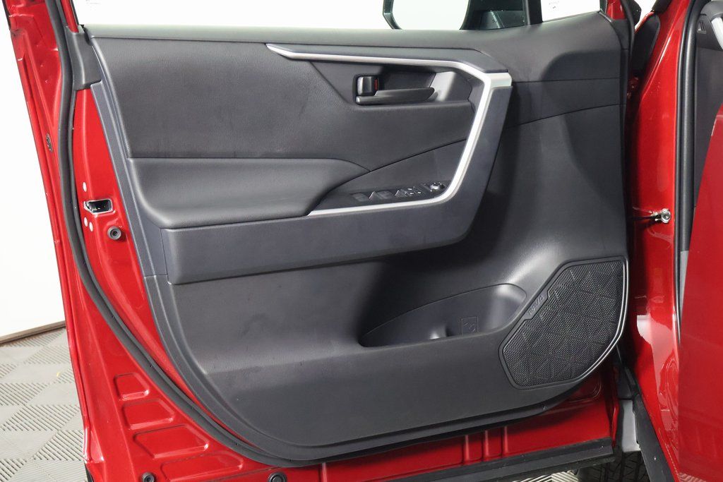 Thumbnail: 2025 Toyota RAV4 - 12