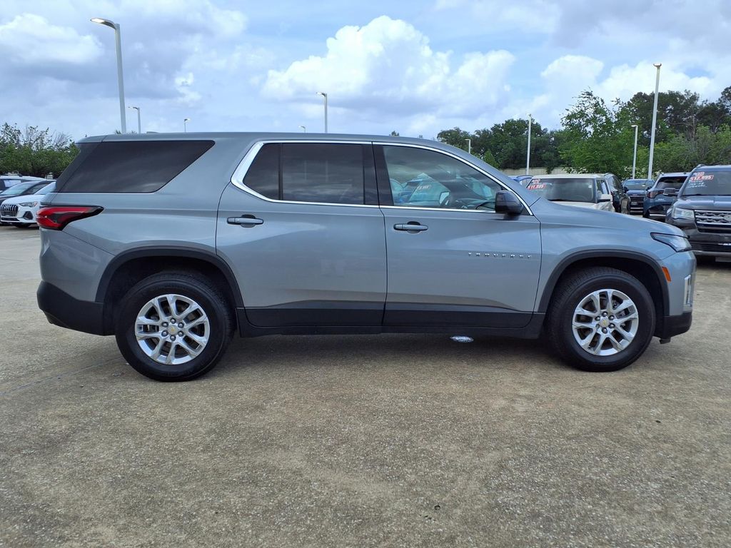 2023 Chevrolet Traverse LS - 5