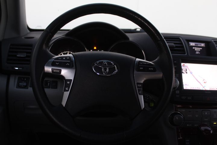 Used Car 2011 Toyota Highlander  Limited For Sale Under $10,000 In Georgetown, Texas