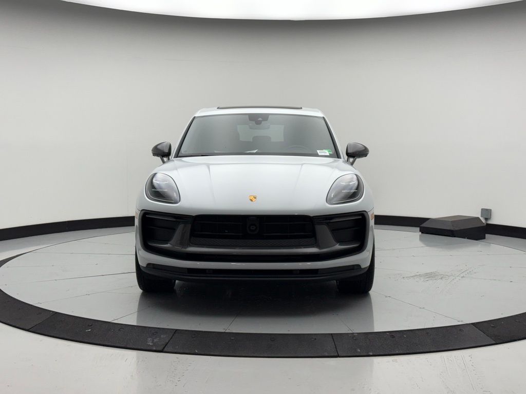 Thumbnail: 2026 Porsche Macan - 10
