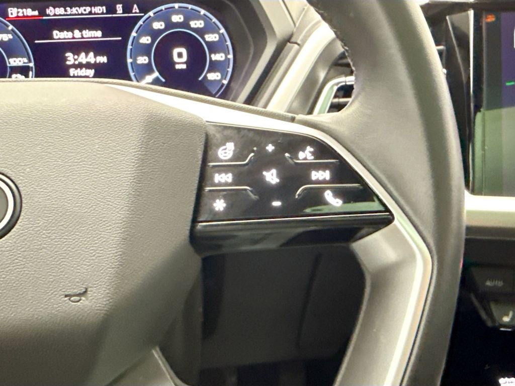 Thumbnail: 2023 Audi Q4 e-tron - 12