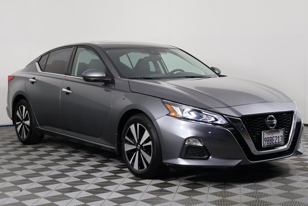 Thumbnail: 2022 Nissan Altima - 3