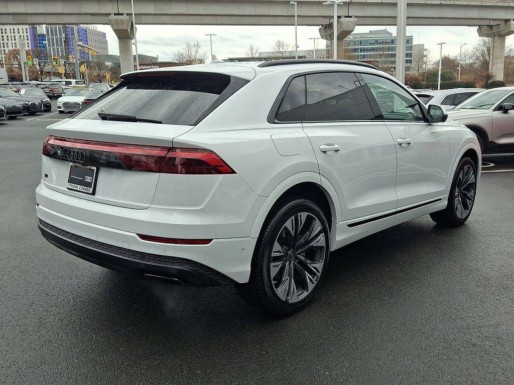 Thumbnail: 2025 Audi Q8 - 4