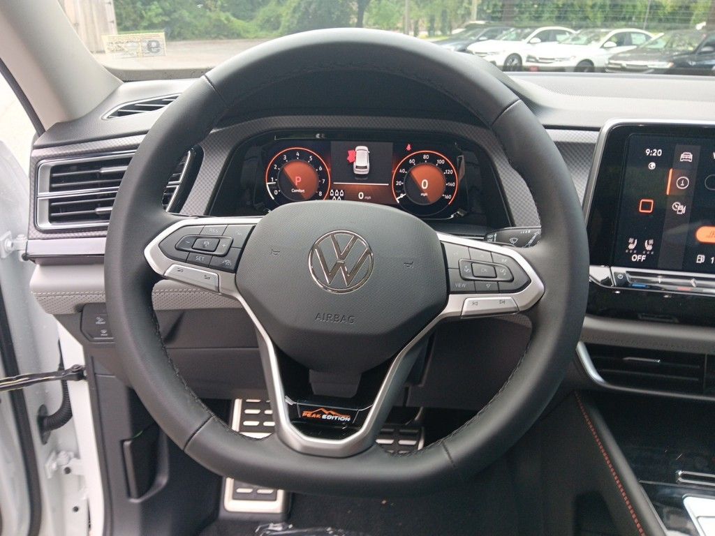 2024 Volkswagen Atlas 2.0T Peak Edition SE w/Technology 14