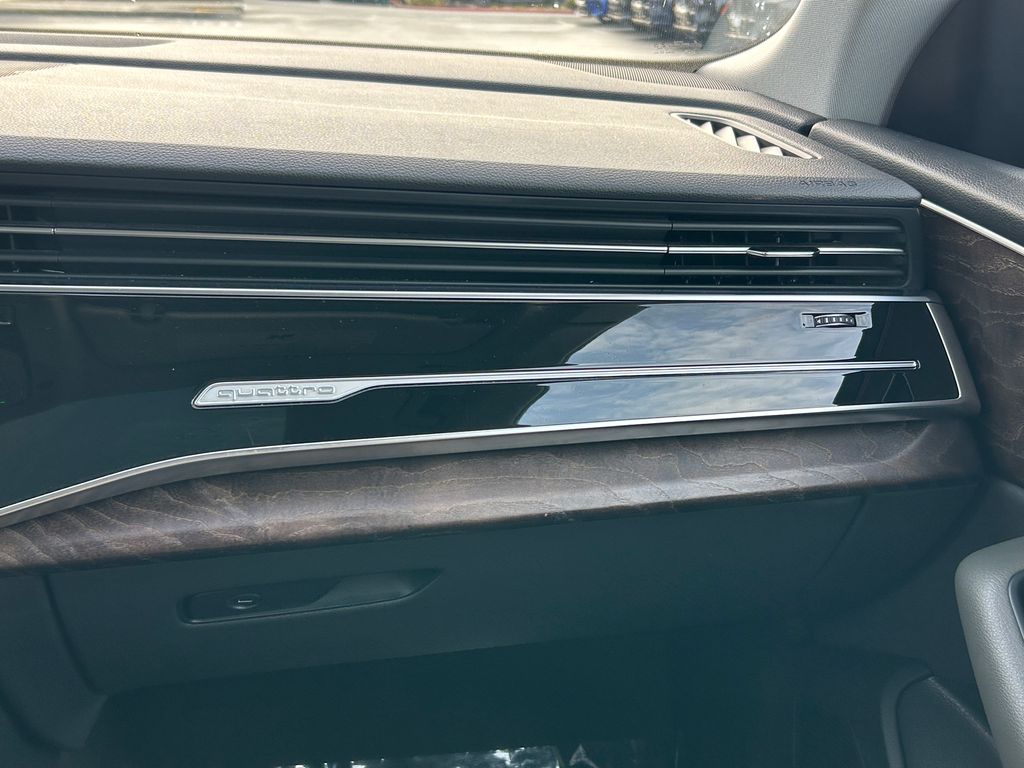 Thumbnail: 2020 Audi Q8 - 24