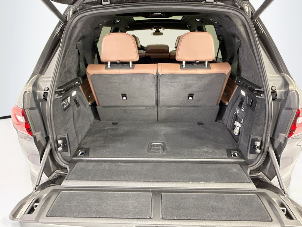 Thumbnail: 2020 BMW X7 - 28