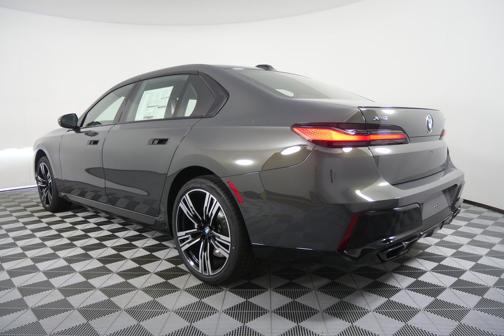 Thumbnail: 2026 BMW 7 Series - 5