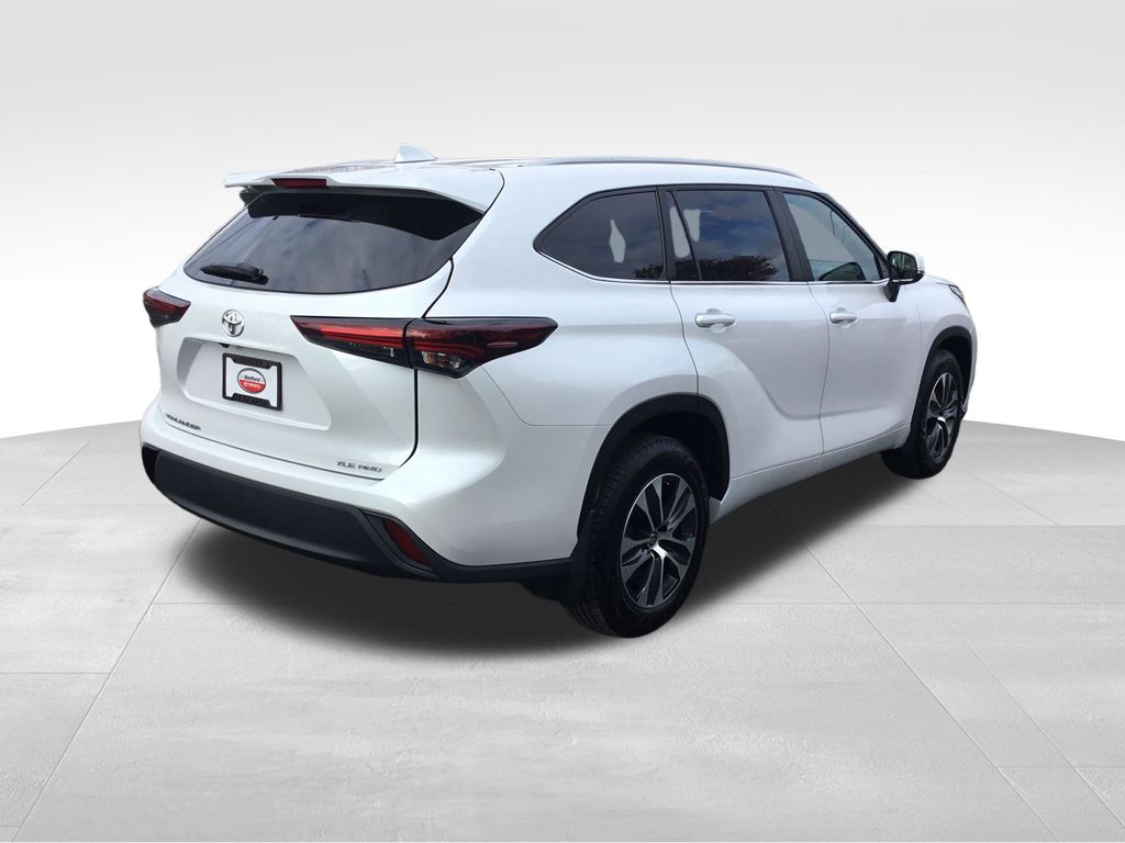 Thumbnail: 2024 Toyota Highlander - 5