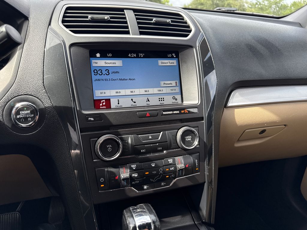 Used 2017 Blue Ford XLT image 18