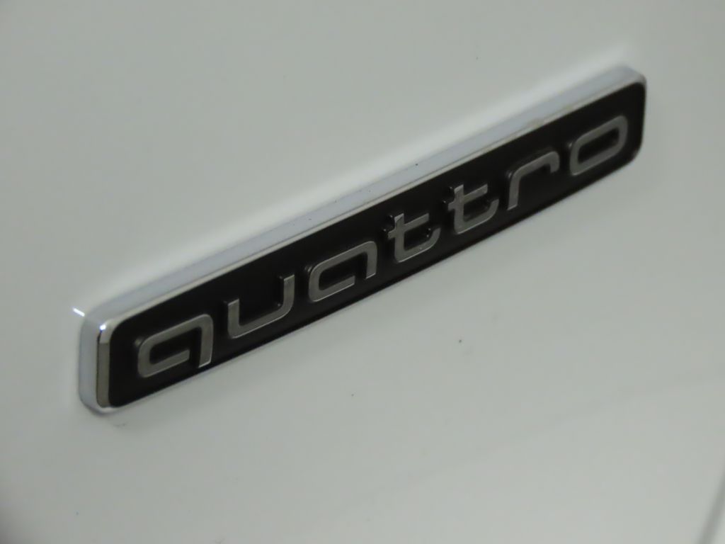 Thumbnail: 2025 Audi Q6 e-tron - 10