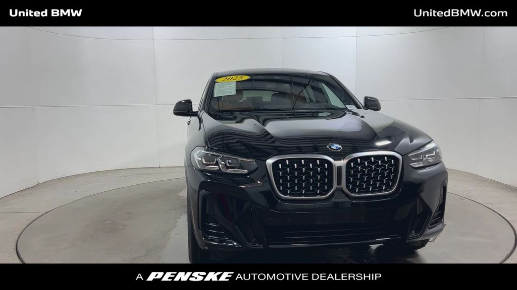 Thumbnail: 2025 BMW X4 - 3