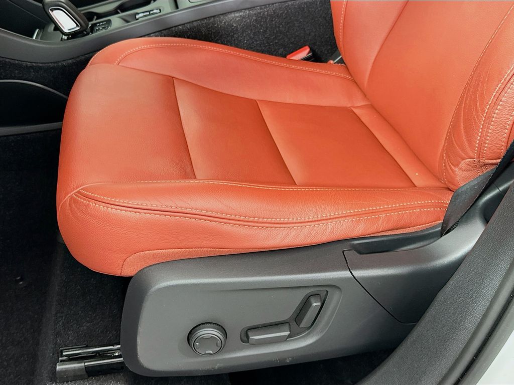 Thumbnail: 2019 Volvo XC40 - 20