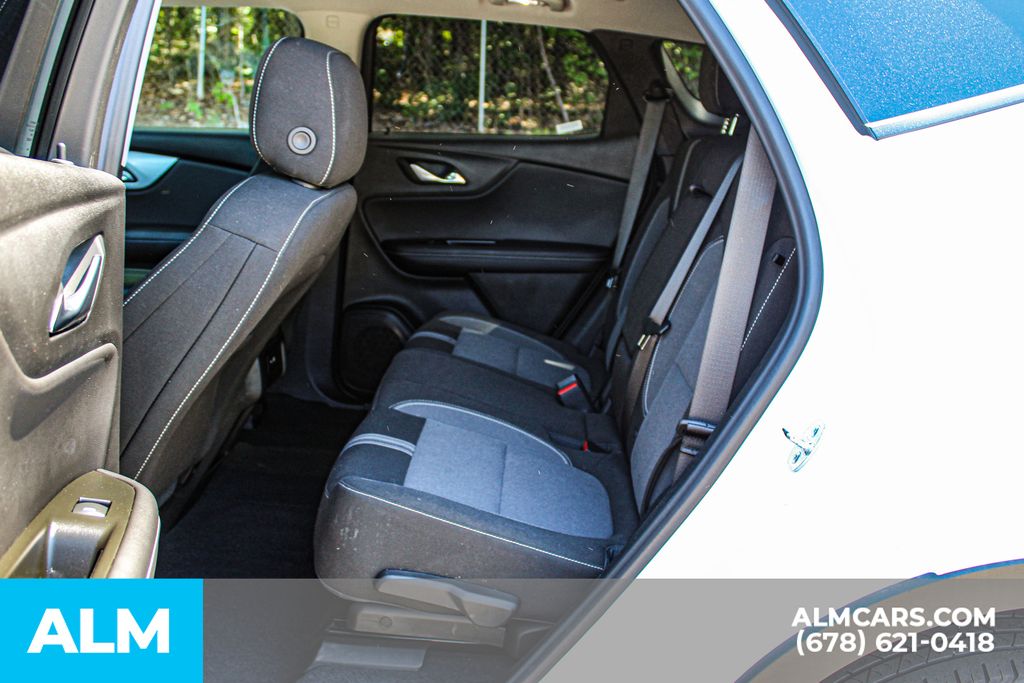 Used 2025 White Chevrolet LT image 18