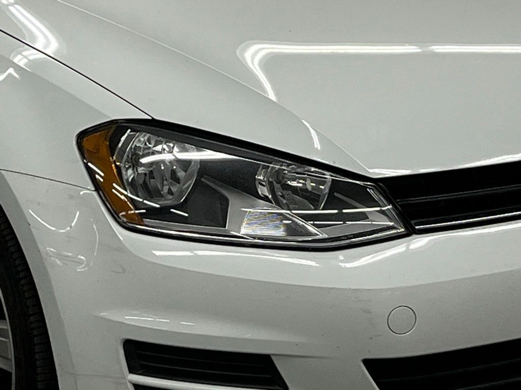 2015 Volkswagen Golf  37