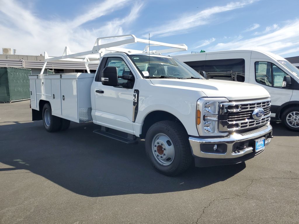 View vehicle photo 6