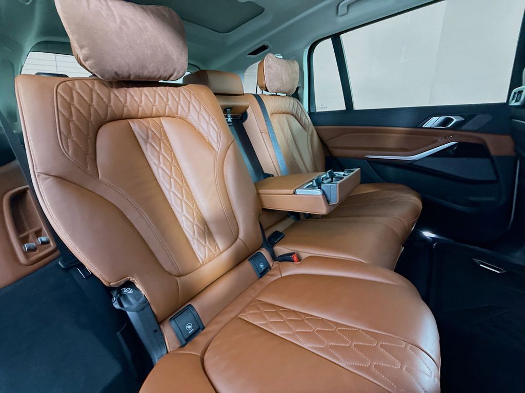 Thumbnail: 2021 BMW X7 - 28