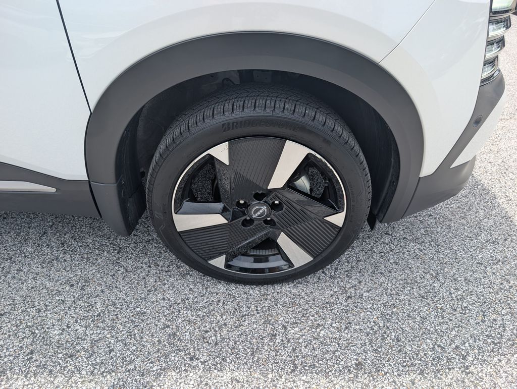 Used 2026 White Nissan SR image 28