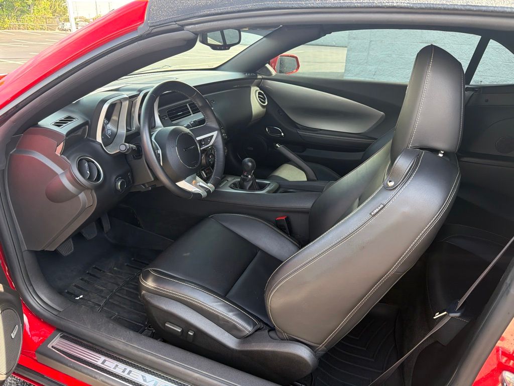 Thumbnail: 2011 Chevrolet Camaro - 16