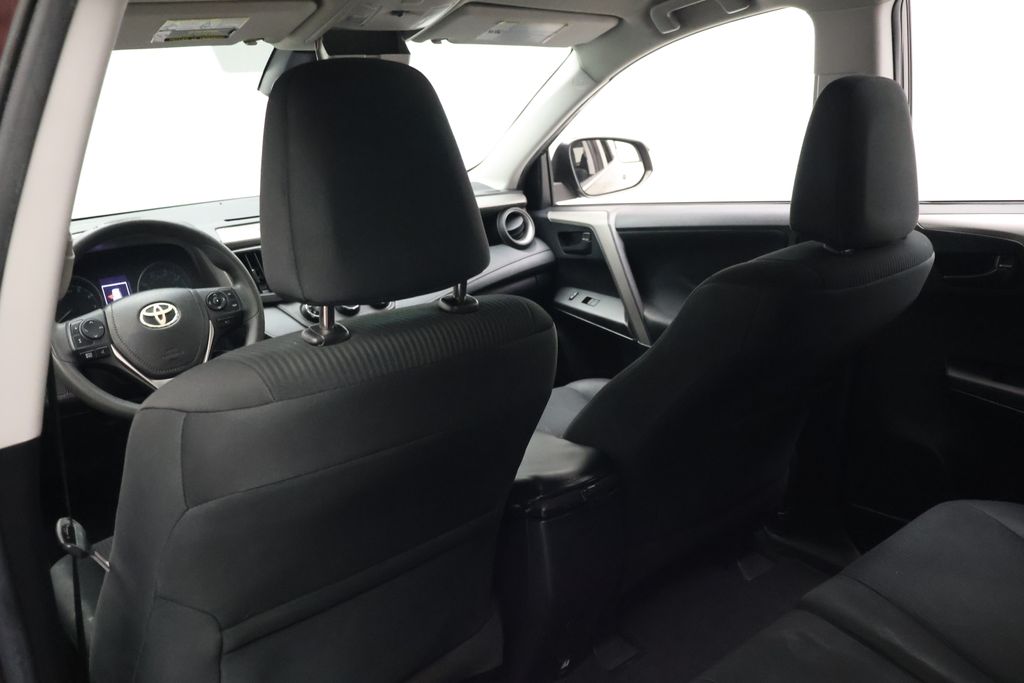 Thumbnail: 2018 Toyota RAV4 - 20