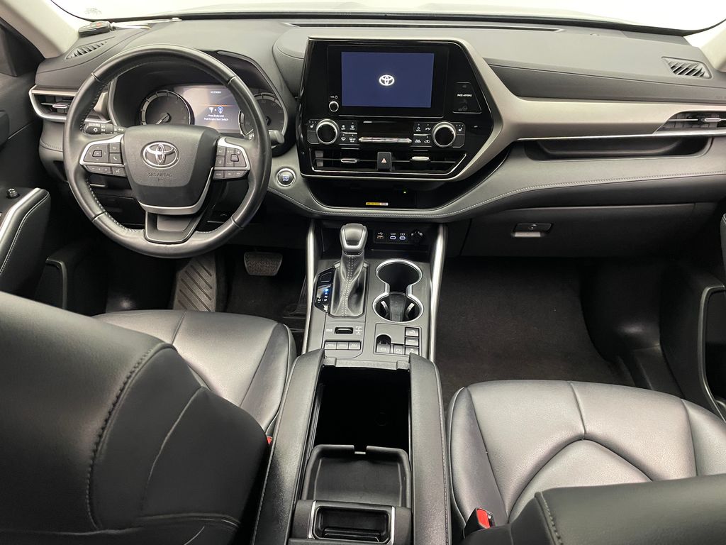 2023 Toyota Highlander XLE 19
