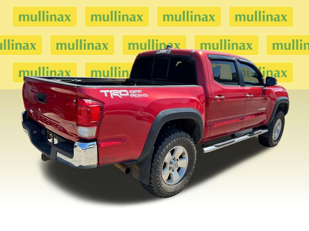 Used 2016  Toyota  image 2